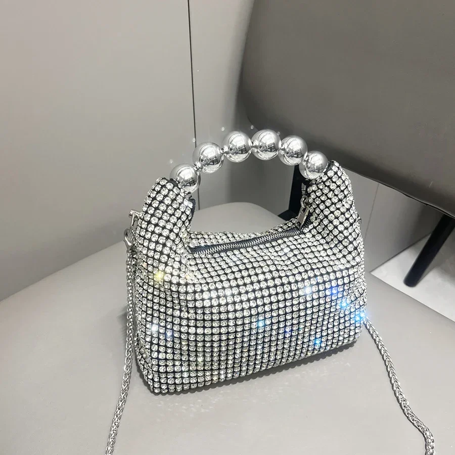 Women'S Fashion Boutique - Parlak Gümüş Taklidi El Çantaları Kadın